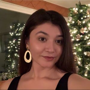 Meet your Posher, Andrea